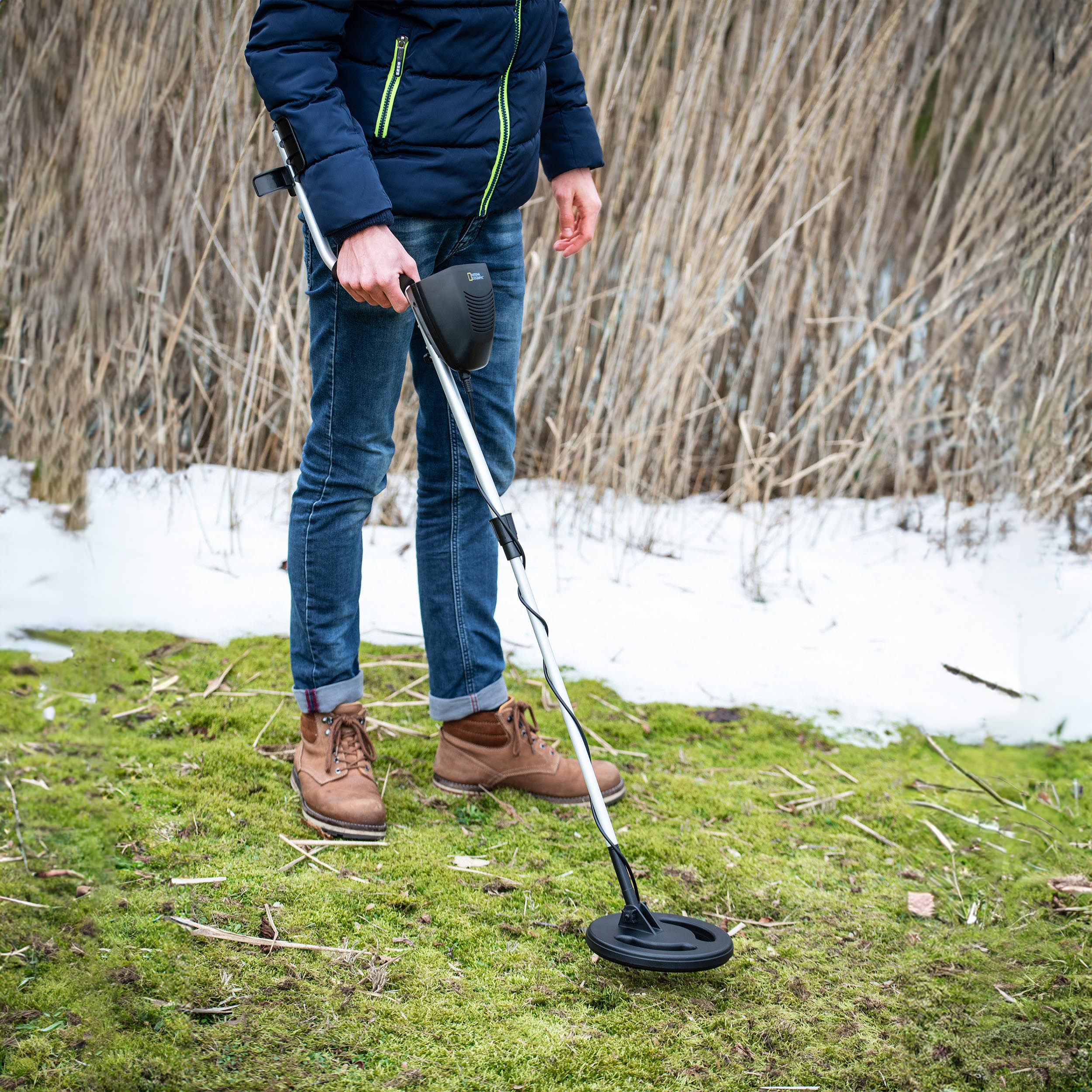 NATIONAL GEOGRAPHIC Metal detector with metal type detection and depth indicator